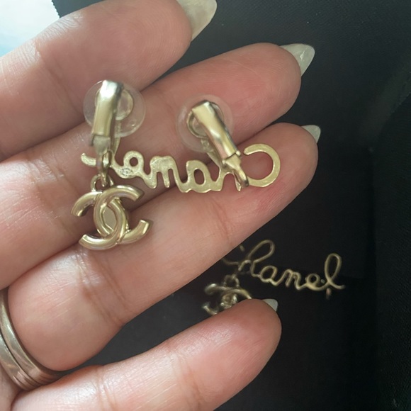 NEW Chanel CC Script Turnlock Clip-On Climber Dangling Earrings Matte Gold - Picture 2 of 5